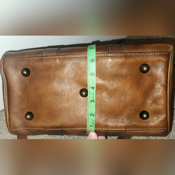 I Medici of Florence Vintage Italian Leather Satchel Handbag in Antique Cognac - Picture 9 of 16